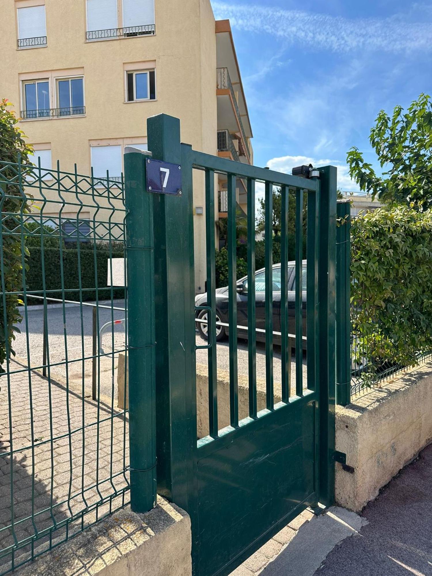 Saint-Tropez Florida Apartment ภายนอก รูปภาพ